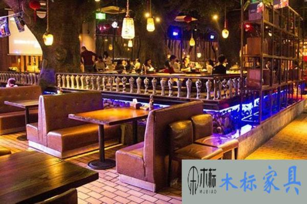 酒吧椅設(shè)計特點有哪些要求？年輕人都喜歡去酒吧嗎？ 