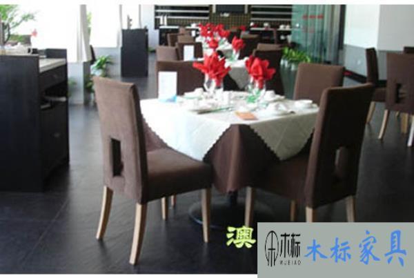 如何根據(jù)餐廳尺寸選擇桌椅 如何根據(jù)餐廳尺寸選擇桌椅