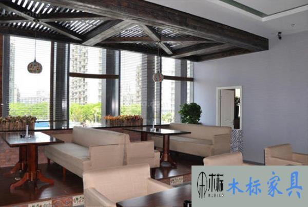 如何選擇餐桌椅?再哪里采購(gòu)餐桌椅? 